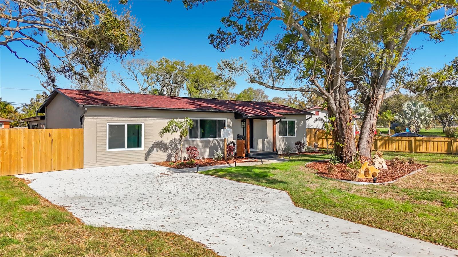 2335 MURILLA WAY S, ST PETERSBURG, FL, 33712