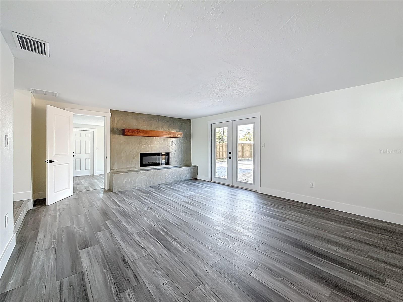 2335 MURILLA WAY S, ST PETERSBURG, FL, 33712