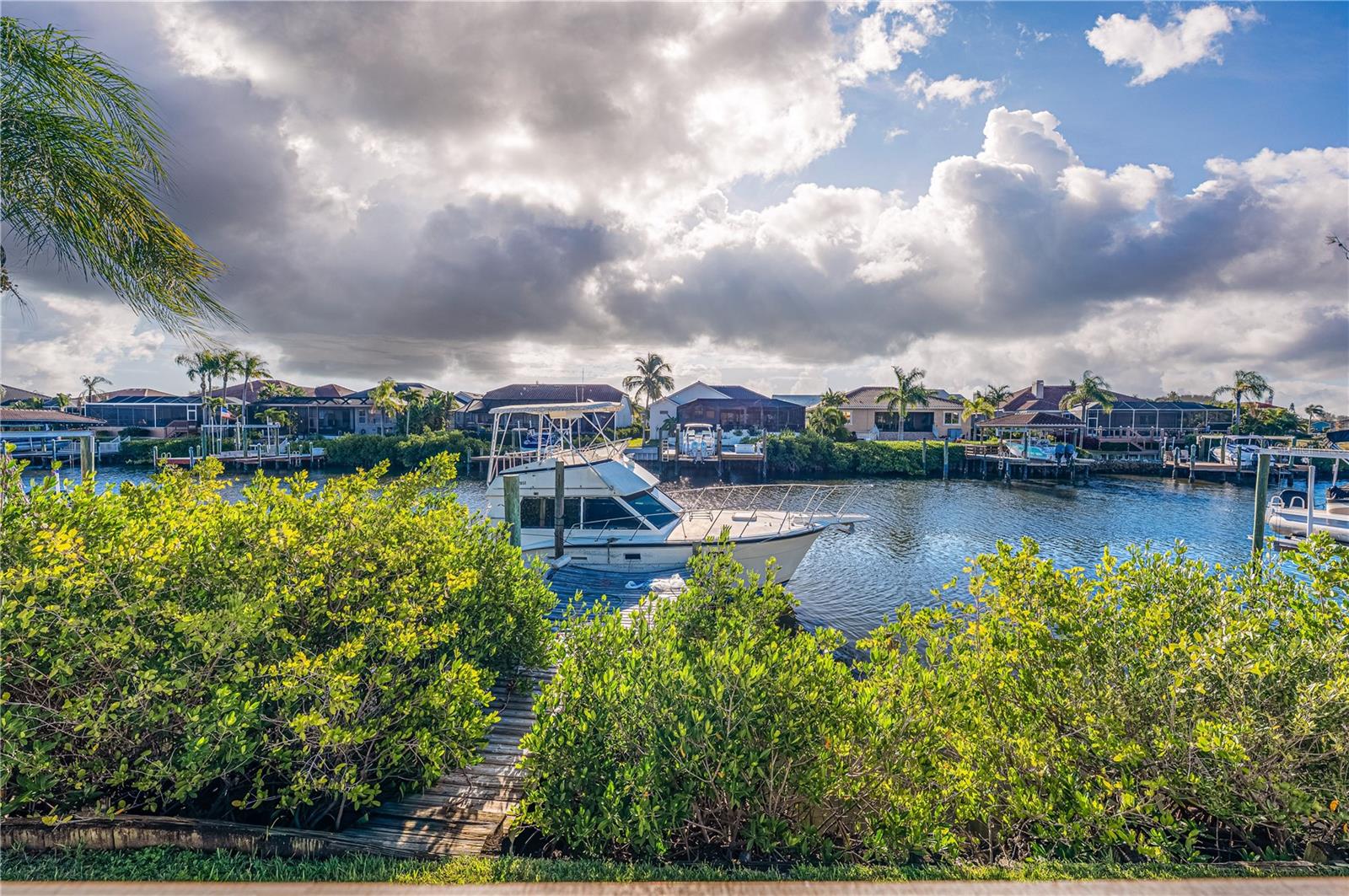 930 SYMPHONY ISLES BLVD, APOLLO BEACH, FL, 33572