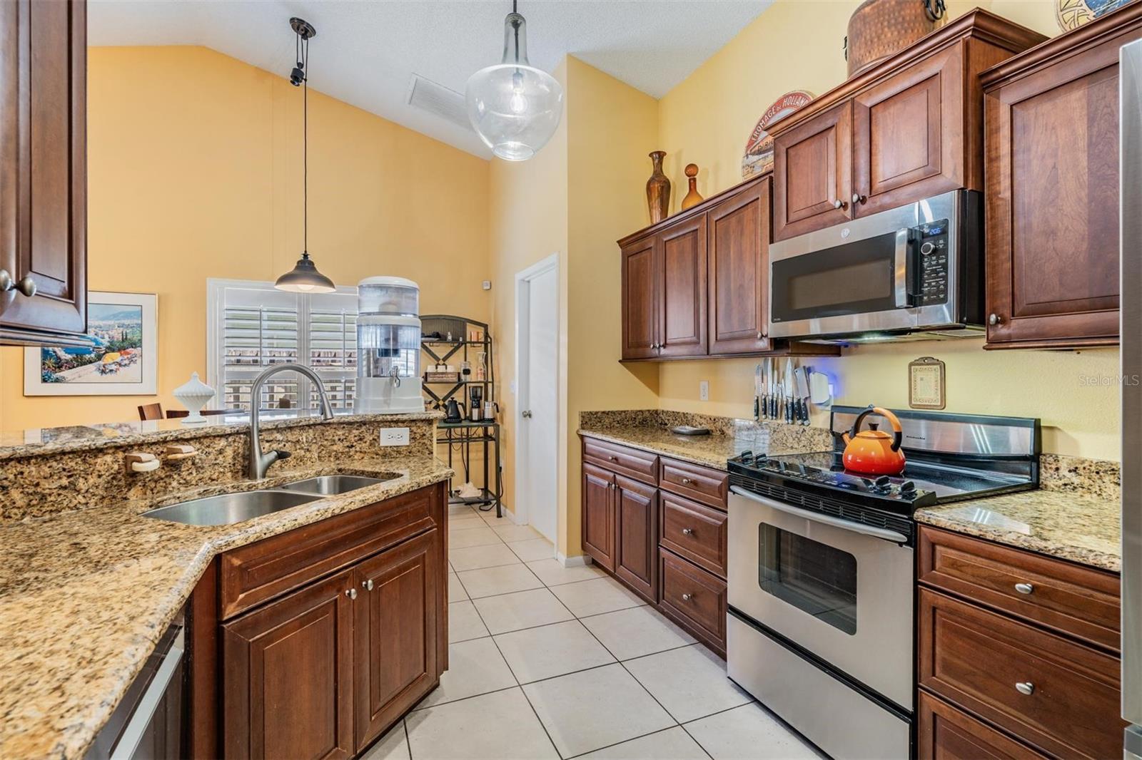 1505 LAKEHURST WAY, BRANDON, FL, 33511