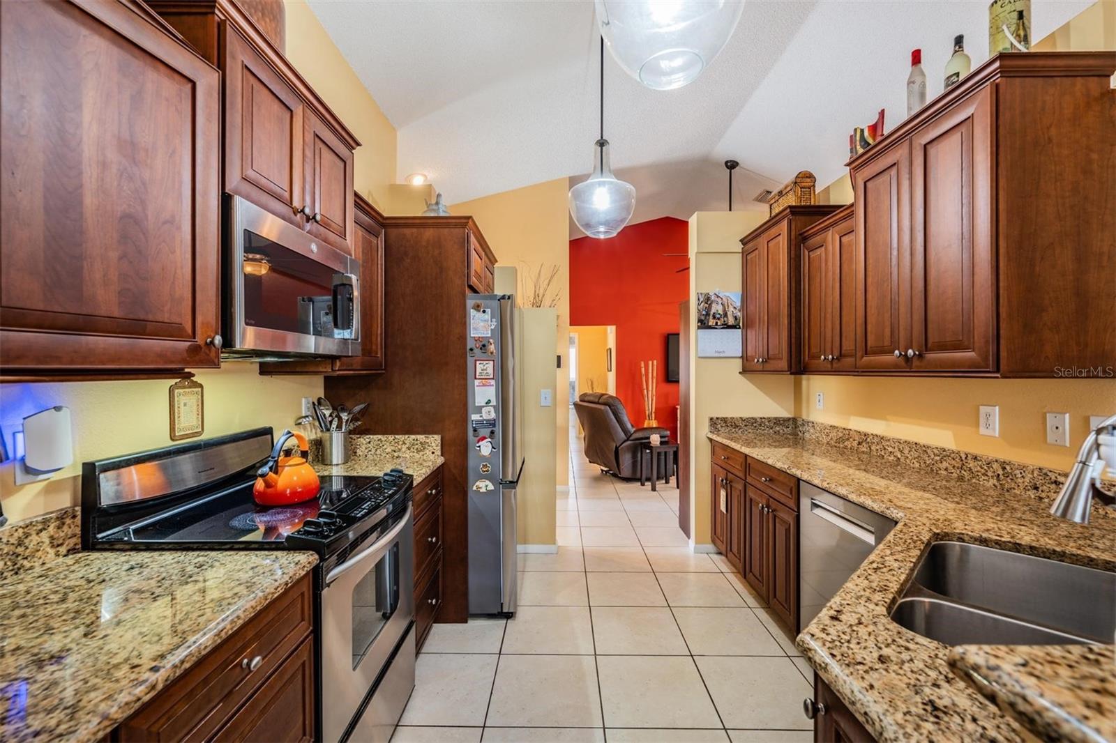 1505 LAKEHURST WAY, BRANDON, FL, 33511