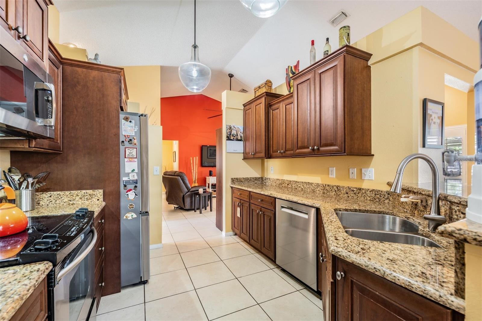 1505 LAKEHURST WAY, BRANDON, FL, 33511