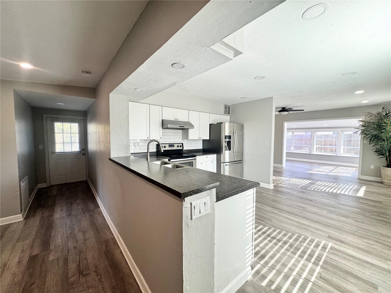 3913 S SHADE AVE, SARASOTA, FL, 34231