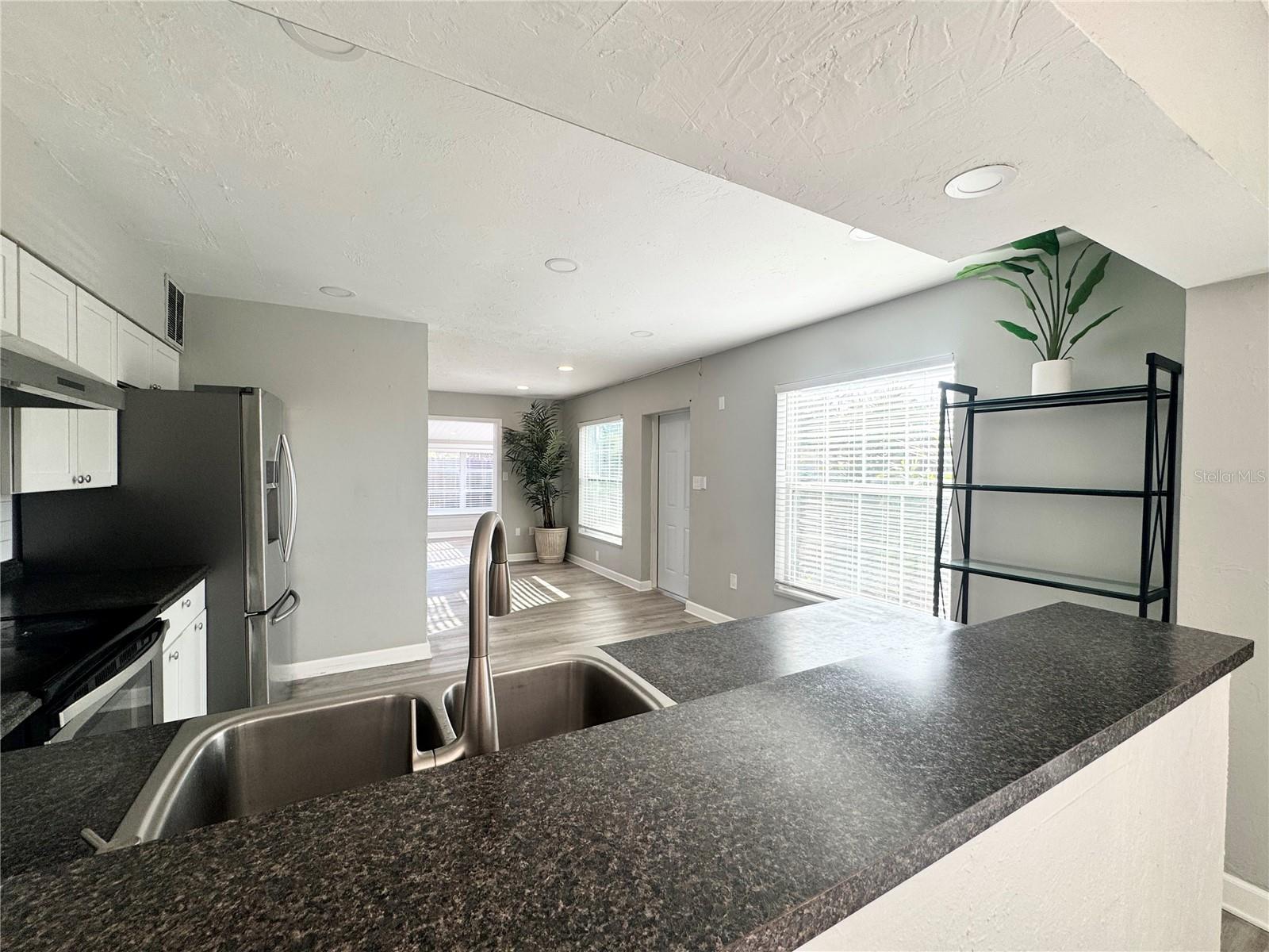 3913 S SHADE AVE, SARASOTA, FL, 34231