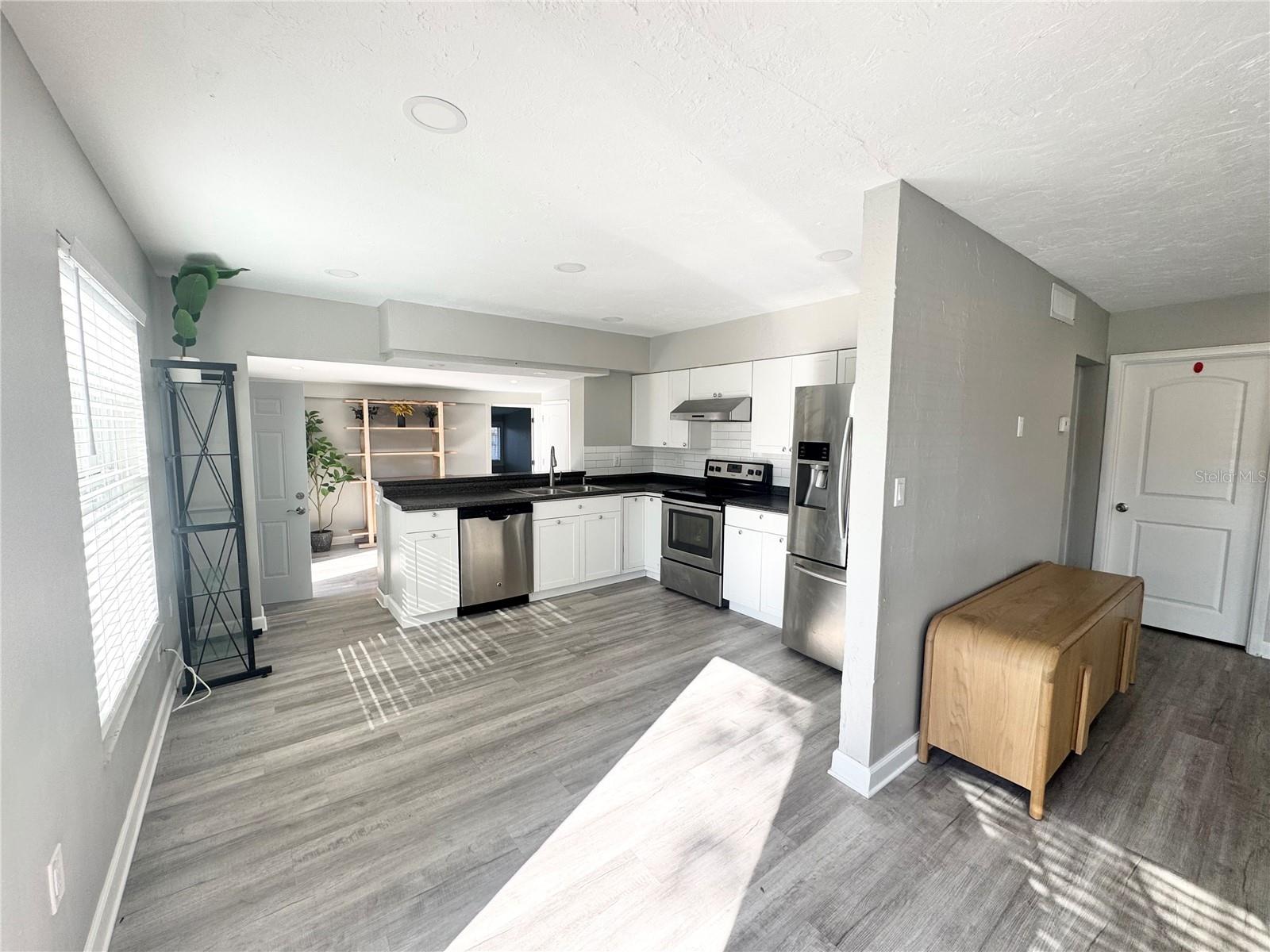 3913 S SHADE AVE, SARASOTA, FL, 34231