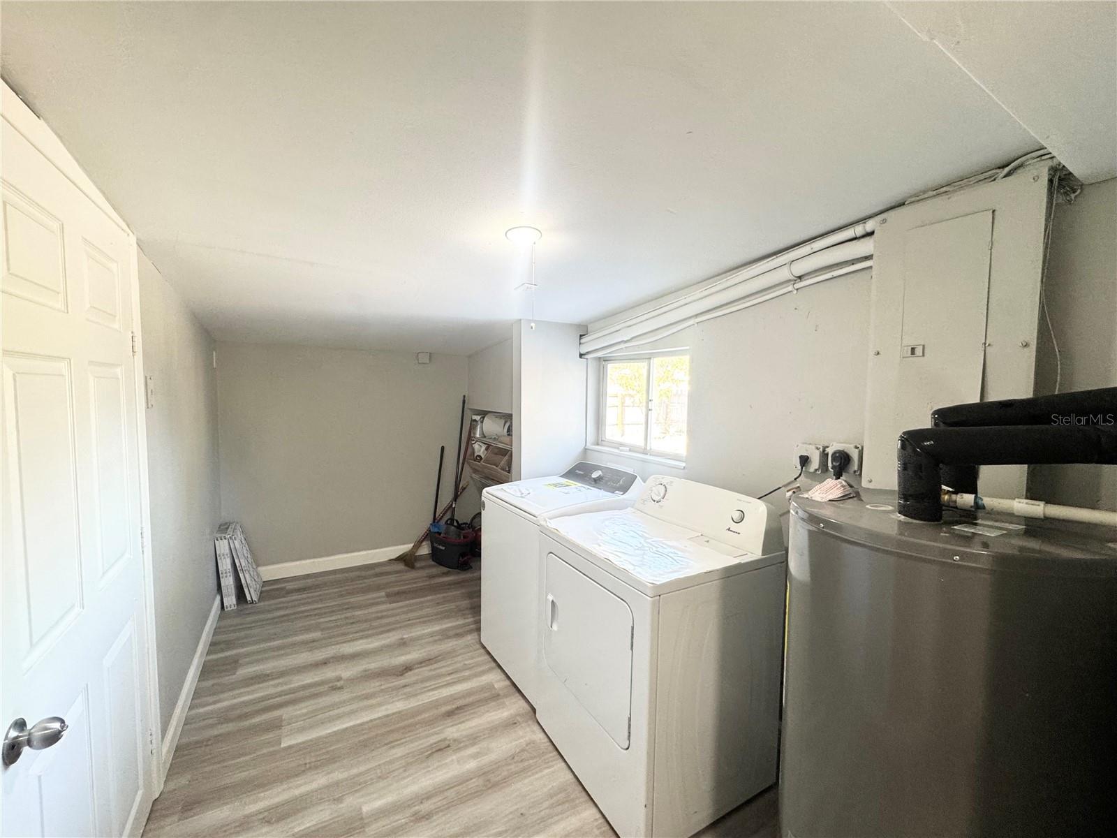 3913 S SHADE AVE, SARASOTA, FL, 34231