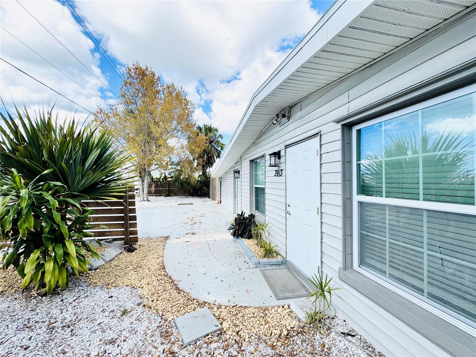 3913 S SHADE AVE, SARASOTA, FL, 34231