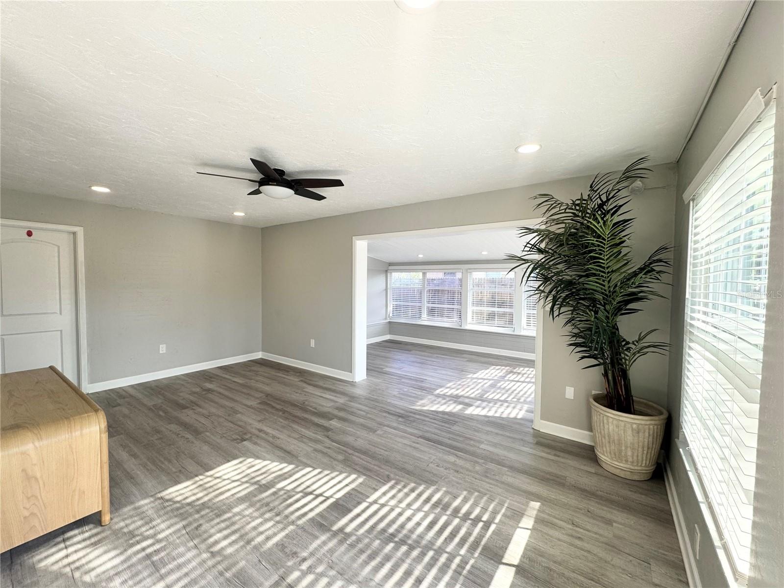 3913 S SHADE AVE, SARASOTA, FL, 34231