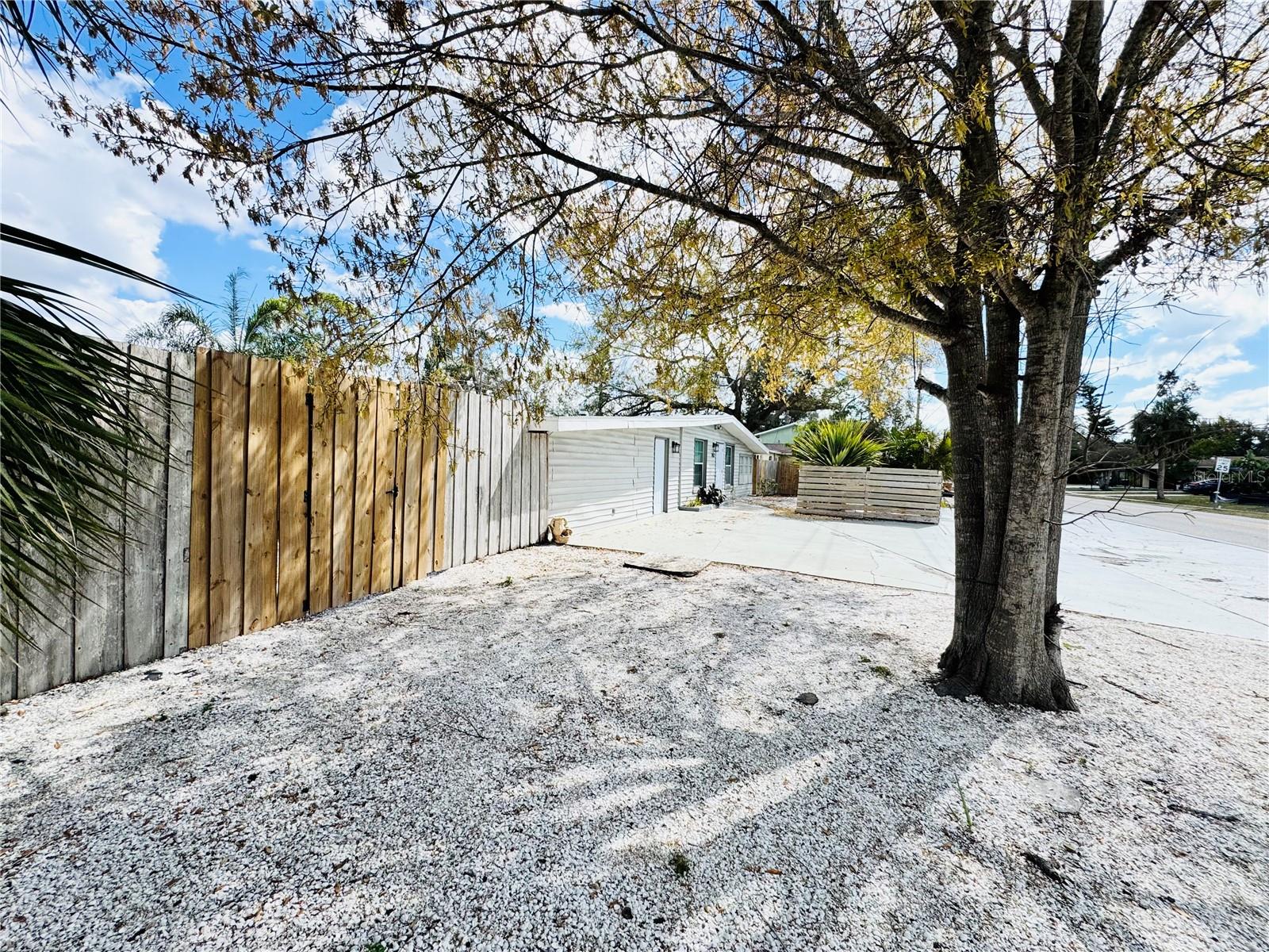 3913 S SHADE AVE, SARASOTA, FL, 34231