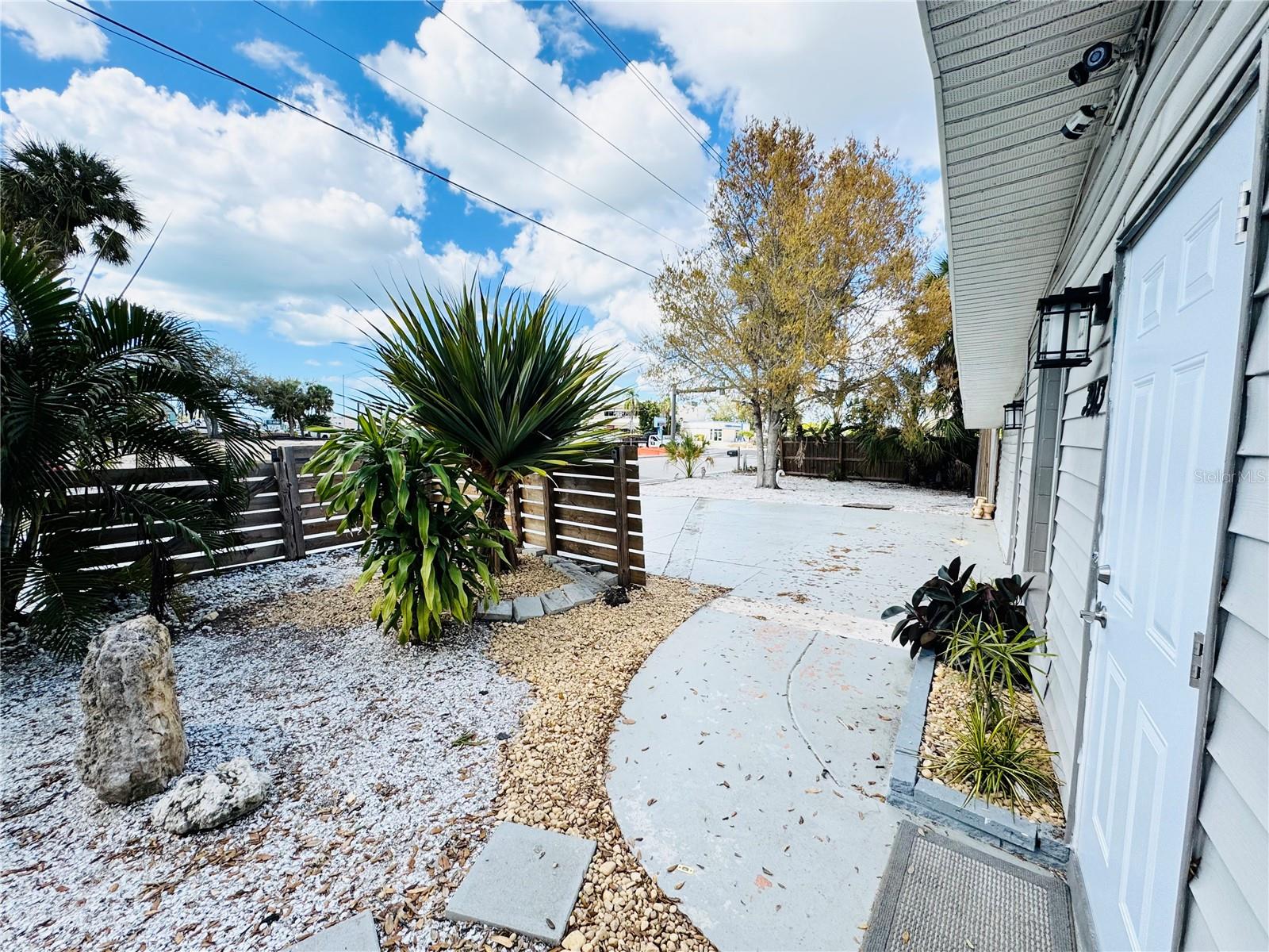 3913 S SHADE AVE, SARASOTA, FL, 34231