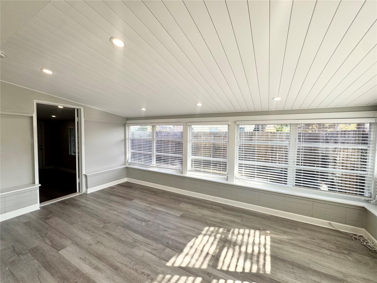 3913 S SHADE AVE, SARASOTA, FL, 34231