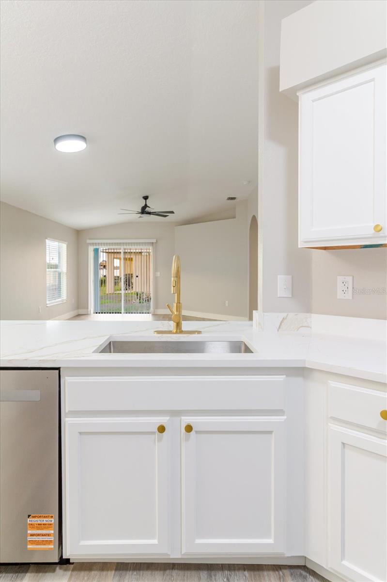 7861 CARRIAGE POINTE DR, GIBSONTON, FL, 33534