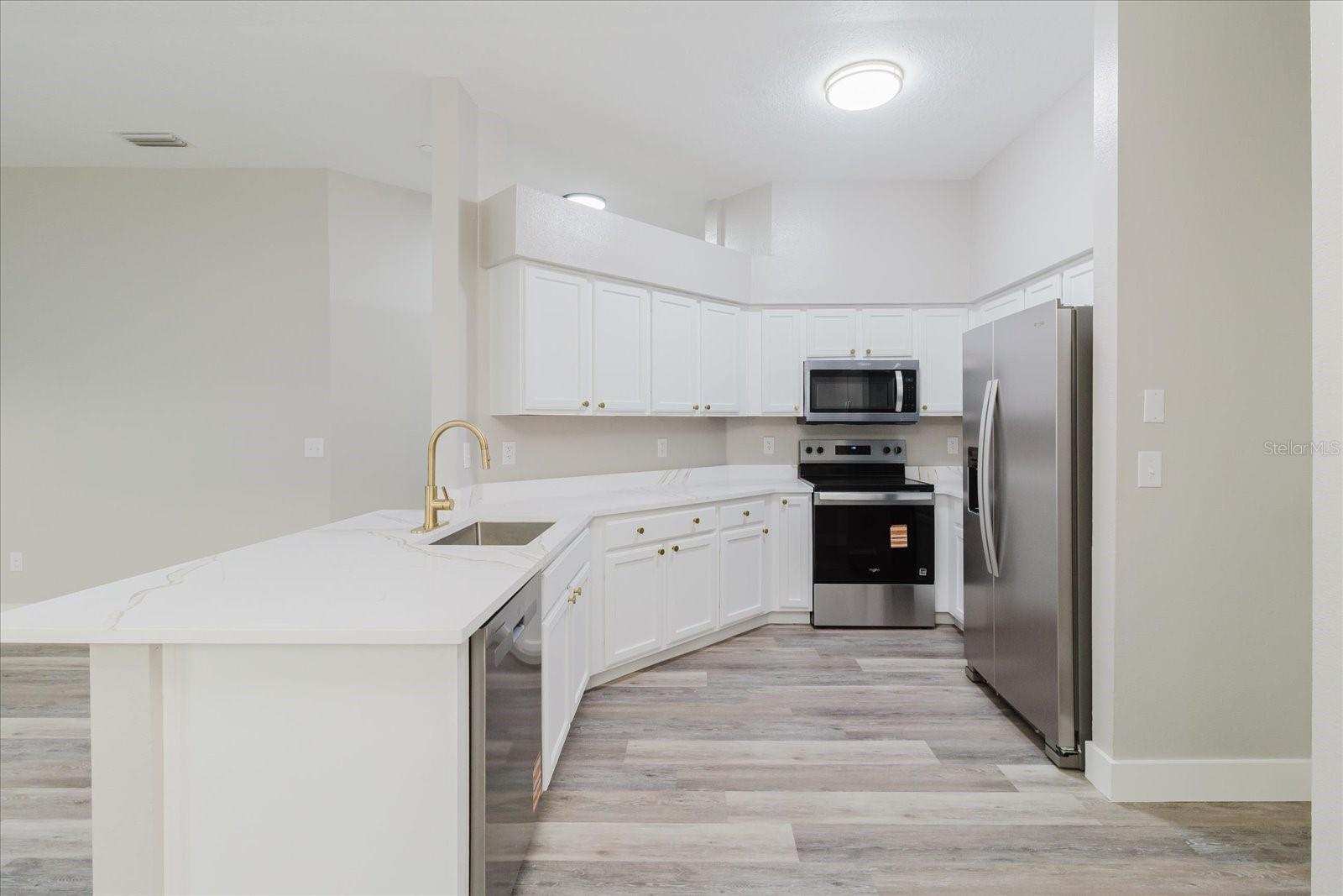 7861 CARRIAGE POINTE DR, GIBSONTON, FL, 33534