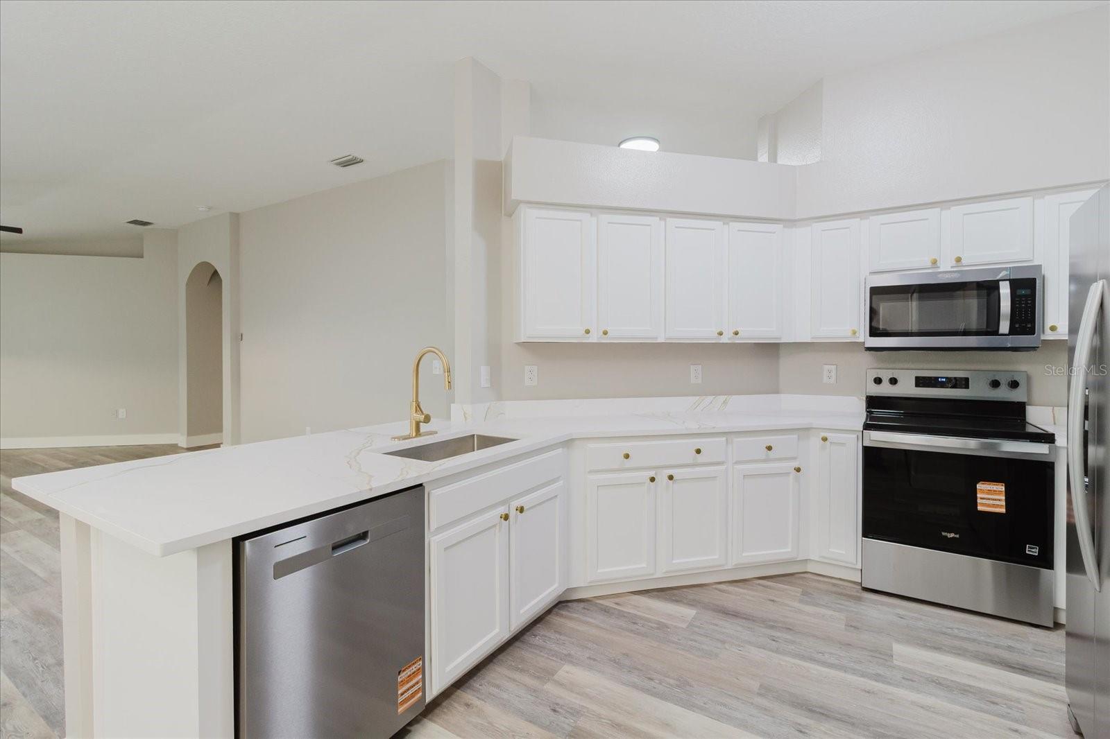 7861 CARRIAGE POINTE DR, GIBSONTON, FL, 33534