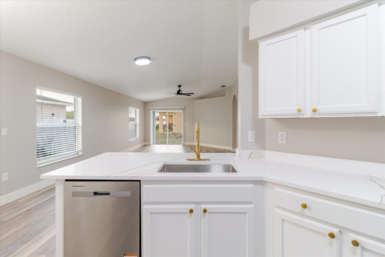 7861 CARRIAGE POINTE DR, GIBSONTON, FL, 33534