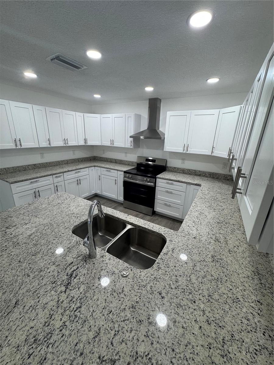 8448 BALM ST, WEEKI WACHEE, FL, 34607