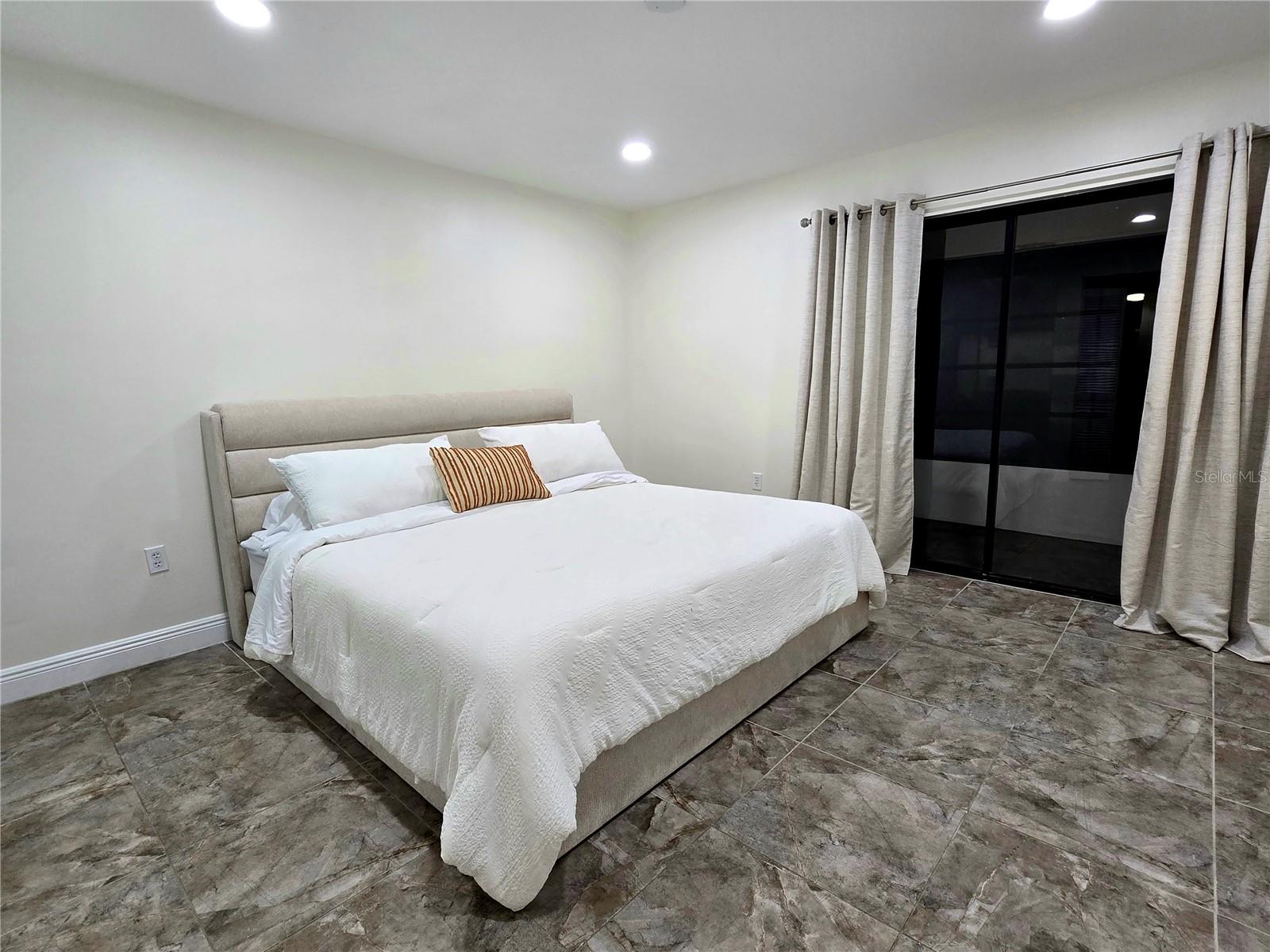 2009 HAMMOCK PINE BLVD #2009, CLEARWATER, FL, 33761