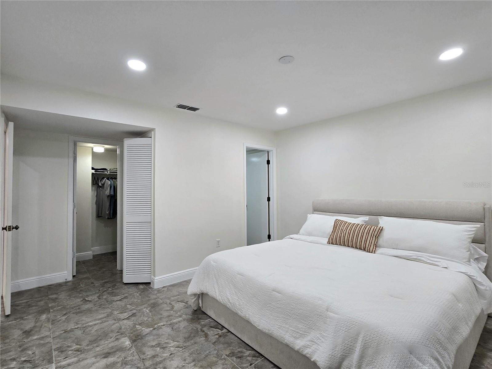 2009 HAMMOCK PINE BLVD #2009, CLEARWATER, FL, 33761