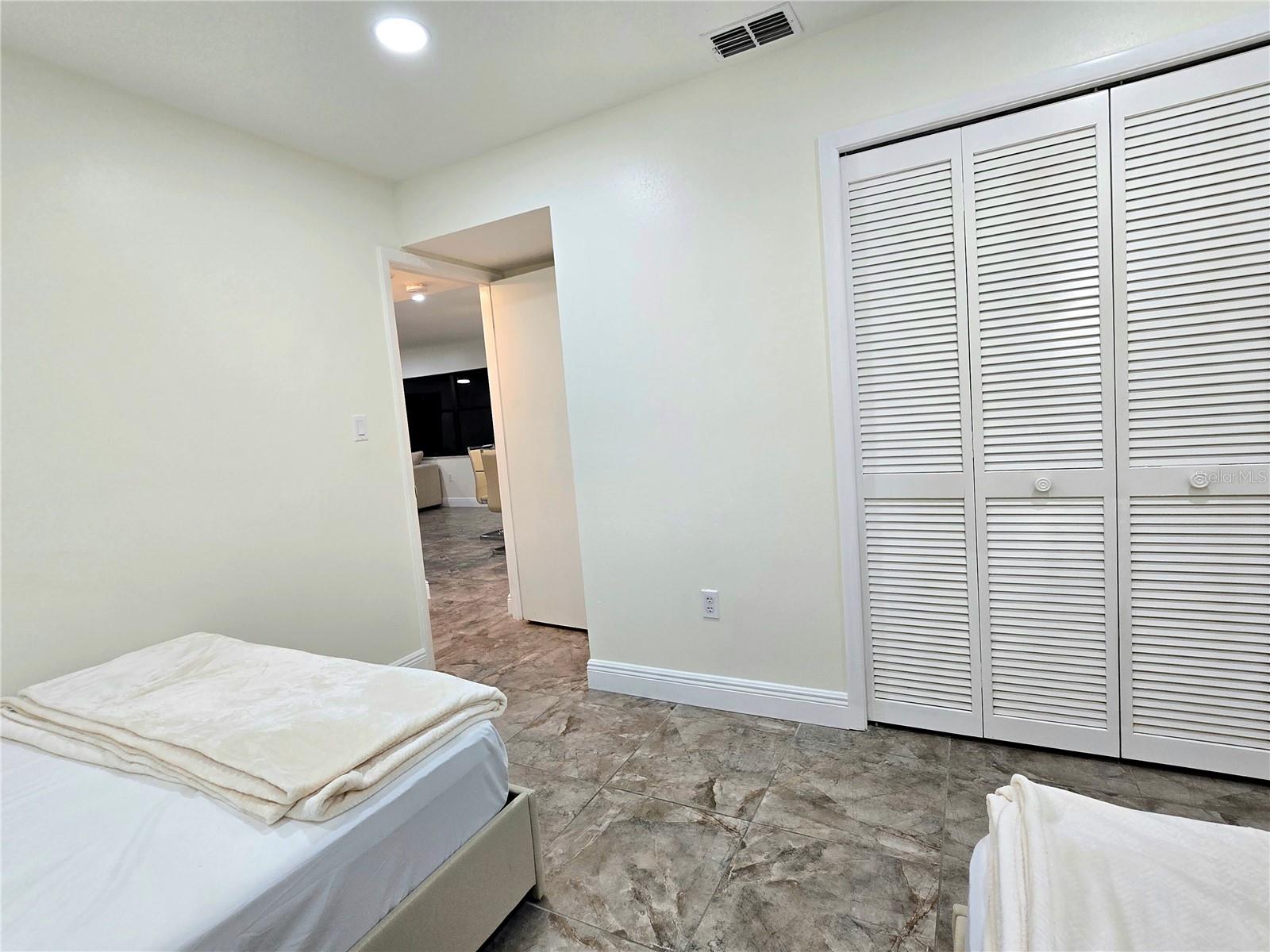 2009 HAMMOCK PINE BLVD #2009, CLEARWATER, FL, 33761