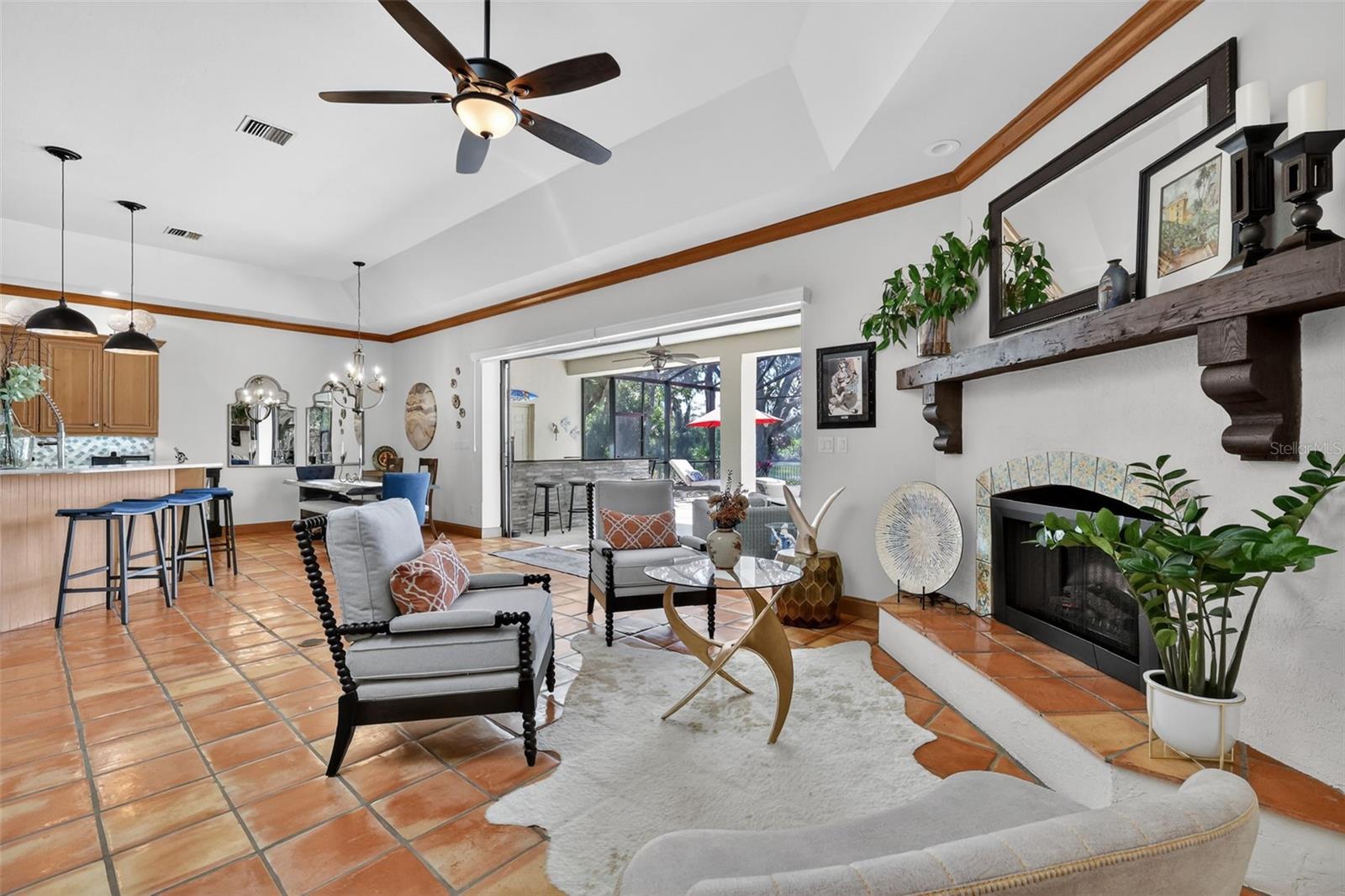 16238 E SHIRLEY SHORES RD, TAVARES, FL, 32778