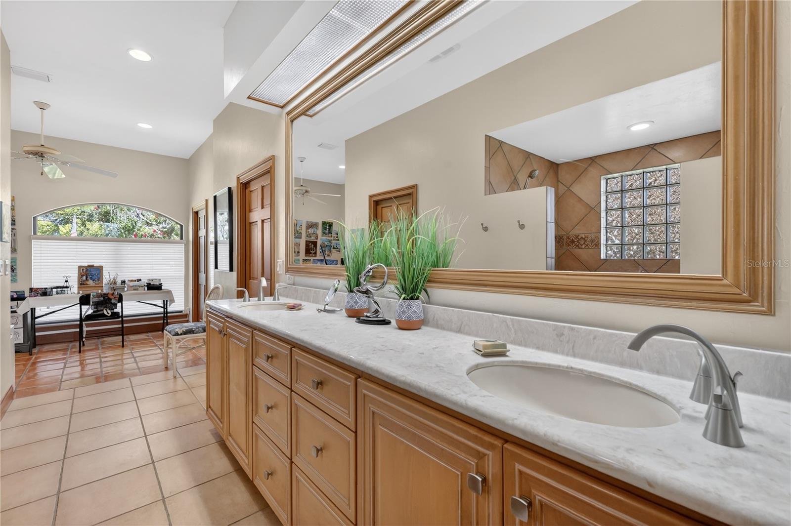 16238 E SHIRLEY SHORES RD, TAVARES, FL, 32778