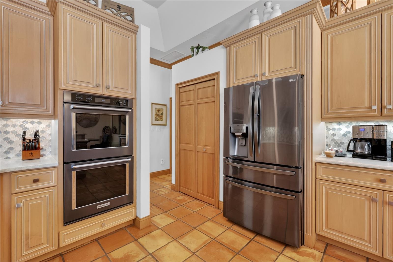 16238 E SHIRLEY SHORES RD, TAVARES, FL, 32778