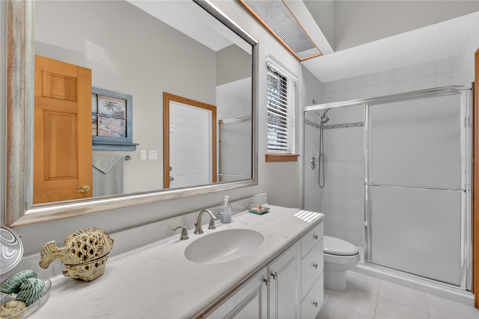 16238 E SHIRLEY SHORES RD, TAVARES, FL, 32778