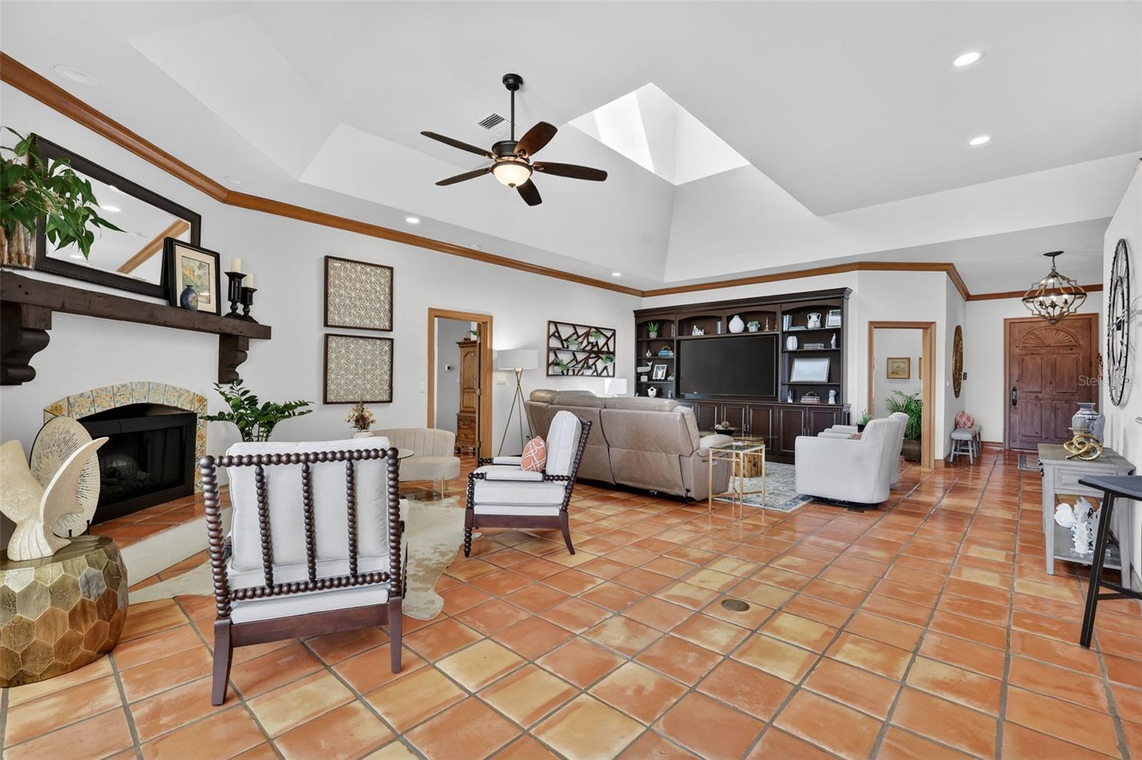 16238 E SHIRLEY SHORES RD, TAVARES, FL, 32778