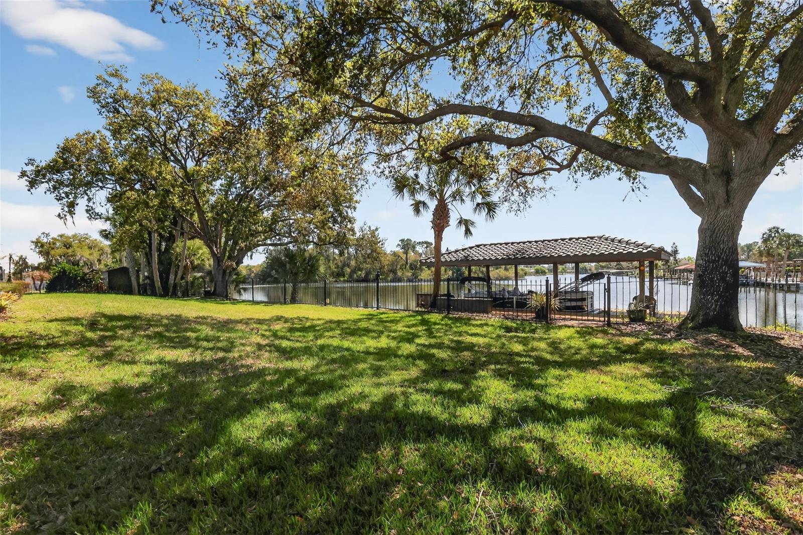 16238 E SHIRLEY SHORES RD, TAVARES, FL, 32778