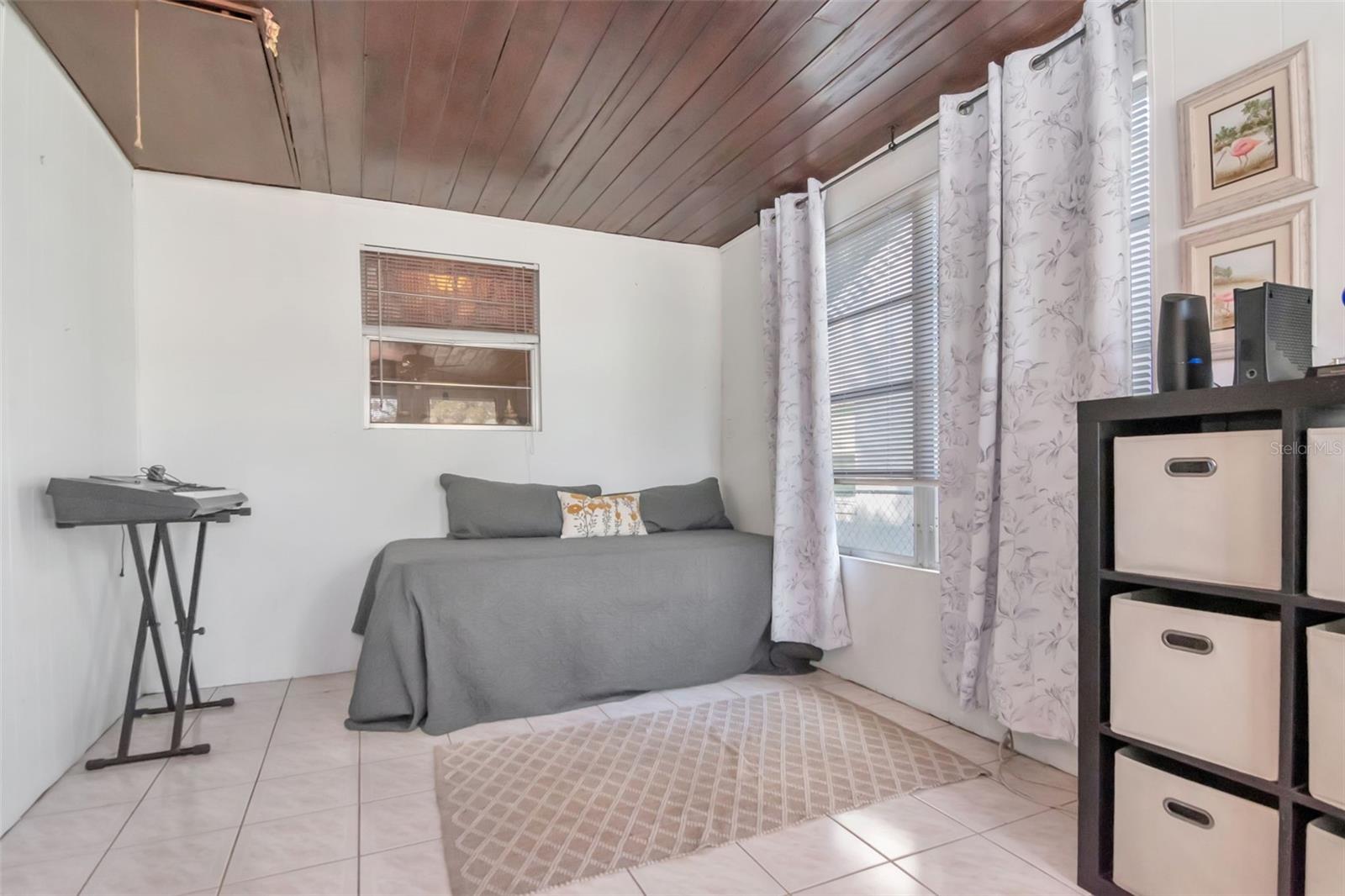 5834 MONTANA AVE, NEW PORT RICHEY, FL, 34652