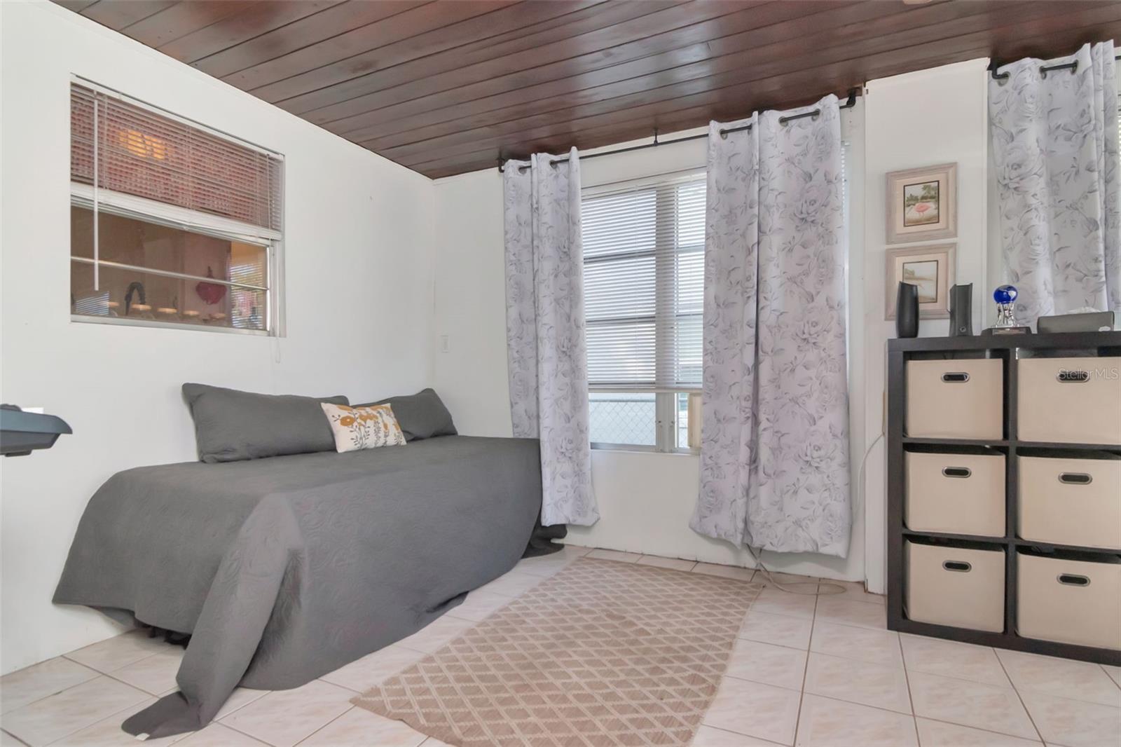 5834 MONTANA AVE, NEW PORT RICHEY, FL, 34652