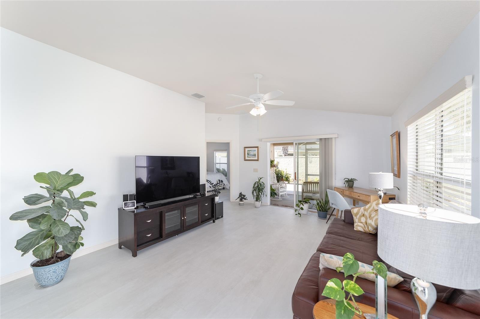2303 NAUTILUS LN, THE VILLAGES, FL, 32162