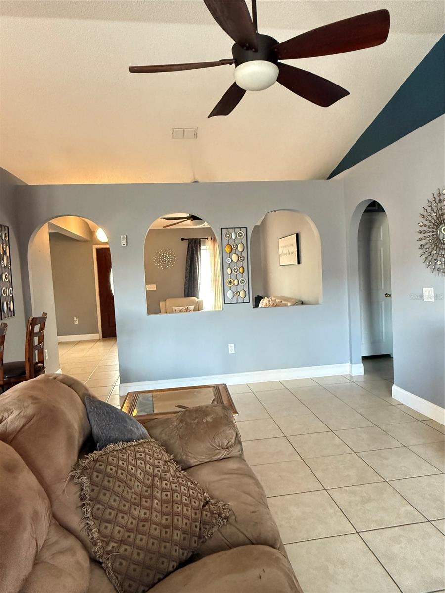 407 BLACKBIRD WAY, KISSIMMEE, FL, 34759