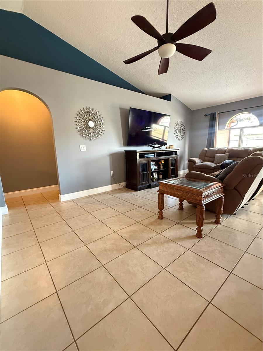 407 BLACKBIRD WAY, KISSIMMEE, FL, 34759