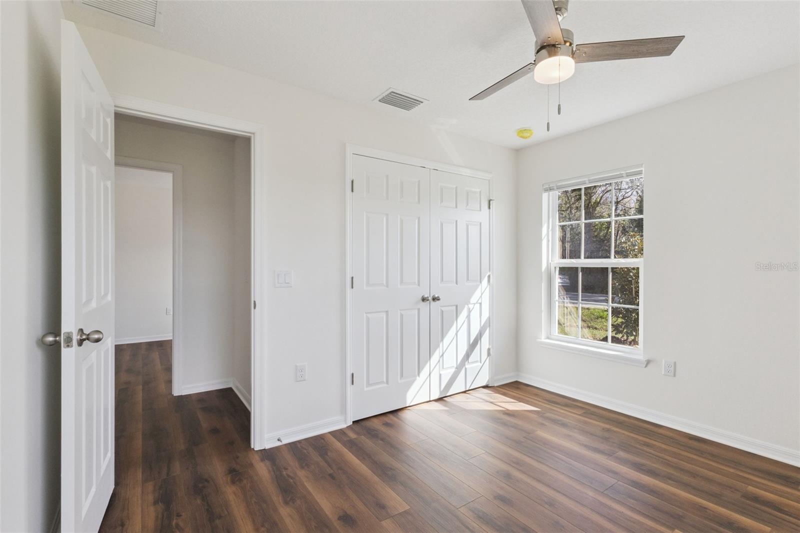 1073 N ROCKINGHAM AVE, TAVARES, FL, 32778