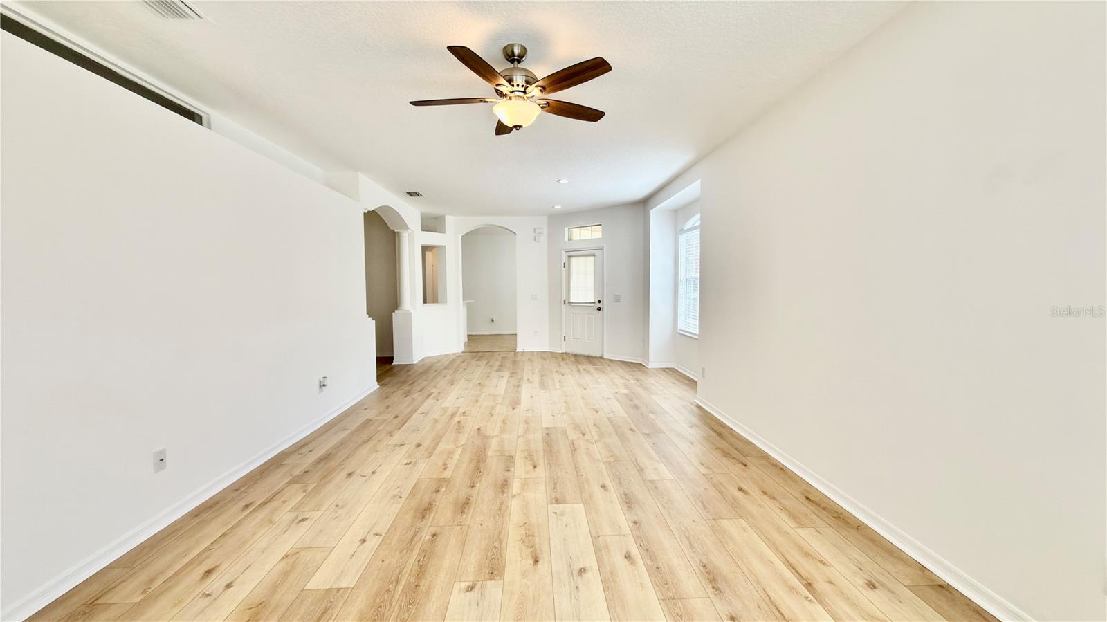 LIVING ROOM/ DINING ROOM