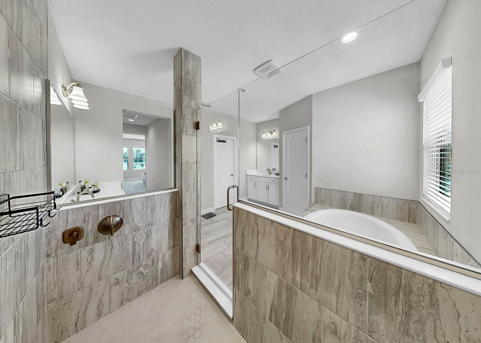 14261 SWISS BRIDGE DR, RIVERVIEW, FL, 33579