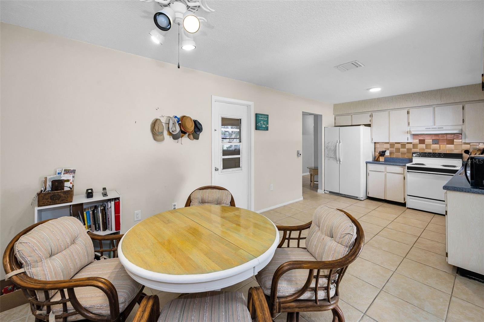 852 OXFORD CT, DUNEDIN, FL, 34698