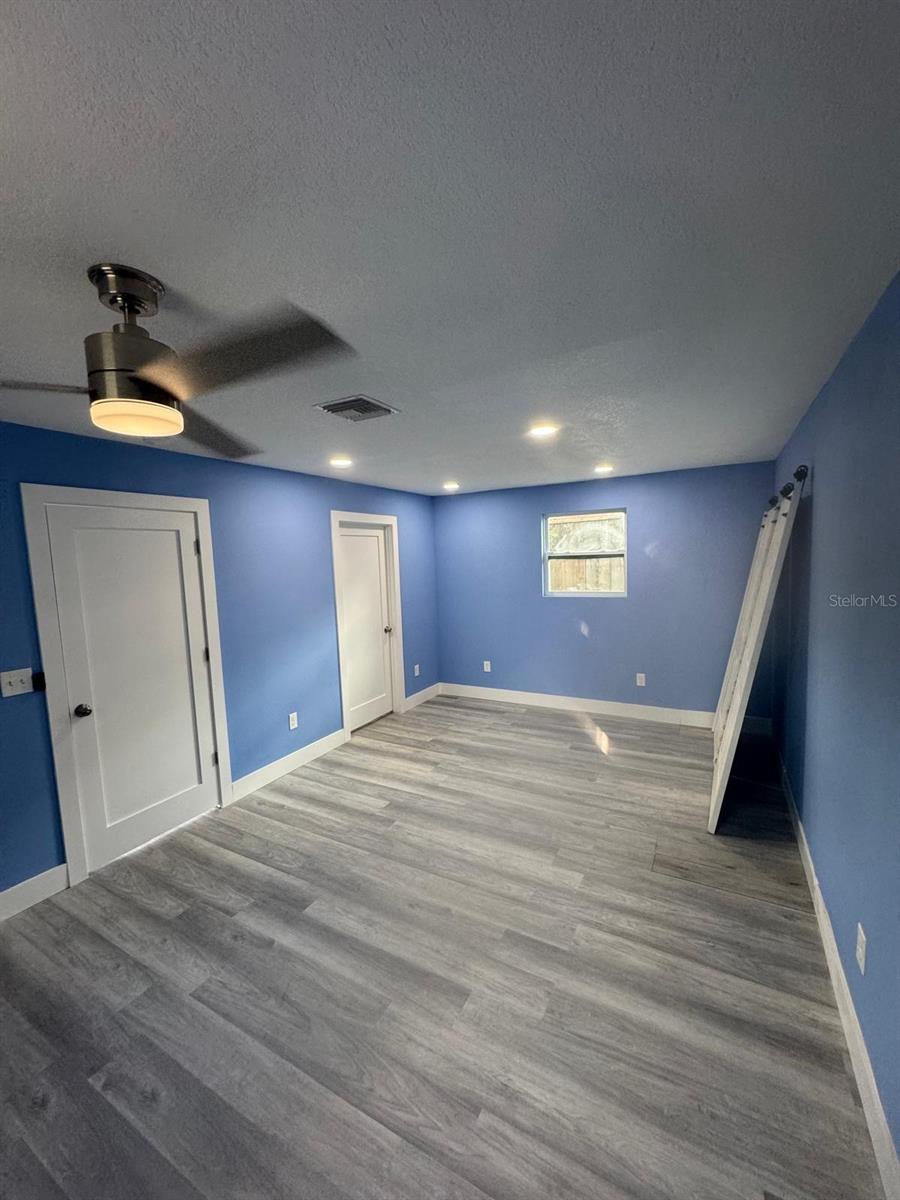 8517 N HIGHLAND AVE, TAMPA, FL, 33604