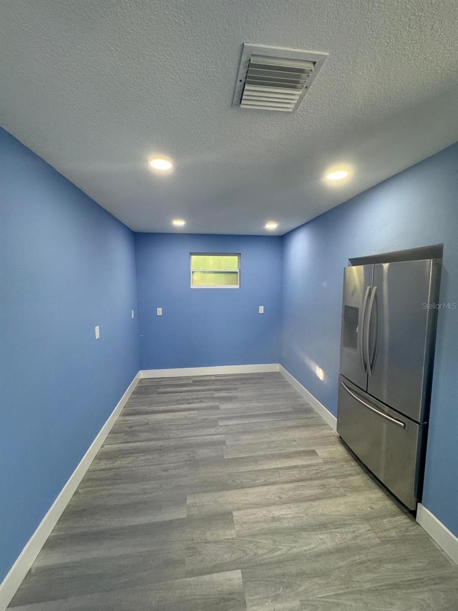 8517 N HIGHLAND AVE, TAMPA, FL, 33604