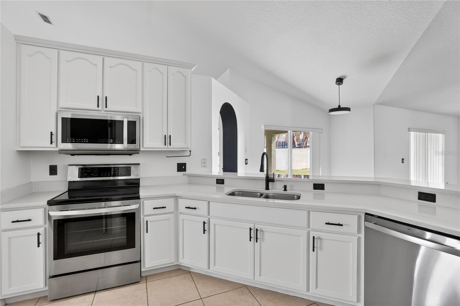 1042 CHAMBERLIN TRL, ST CLOUD, FL, 34772