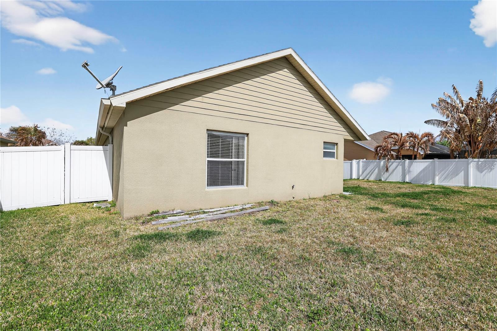 1042 CHAMBERLIN TRL, ST CLOUD, FL, 34772