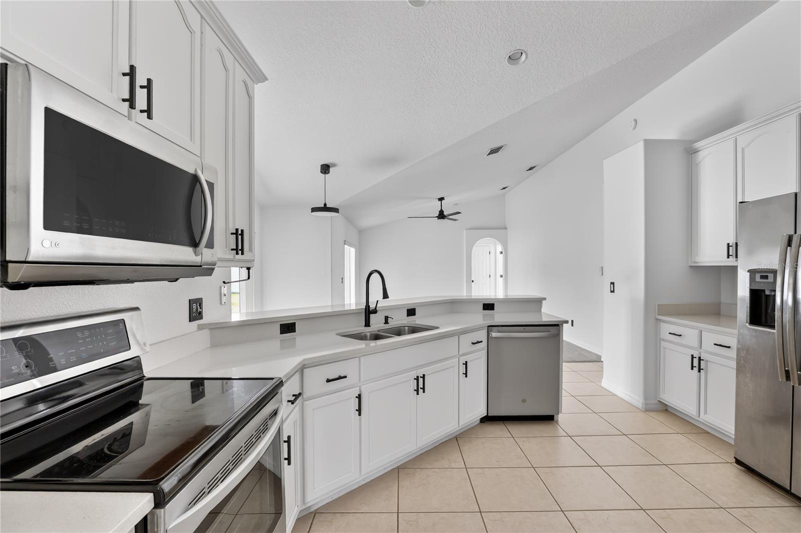 1042 CHAMBERLIN TRL, ST CLOUD, FL, 34772