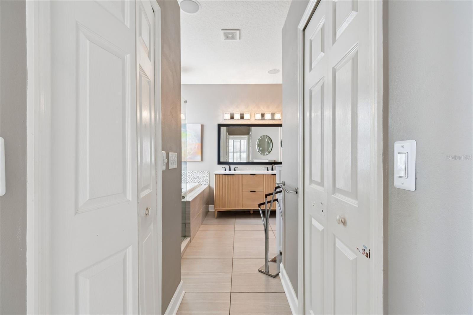 9816 ROYCE DR, TAMPA, FL, 33626