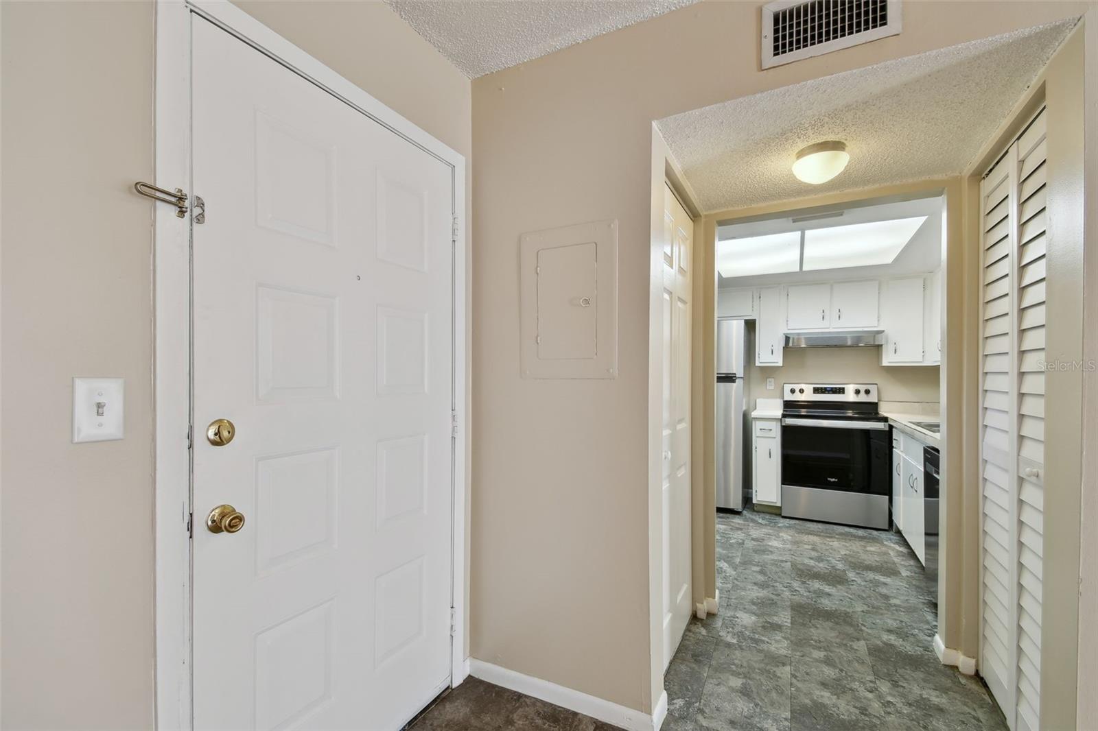6330 NEWTOWN CIR #30B4, TAMPA, FL, 33615