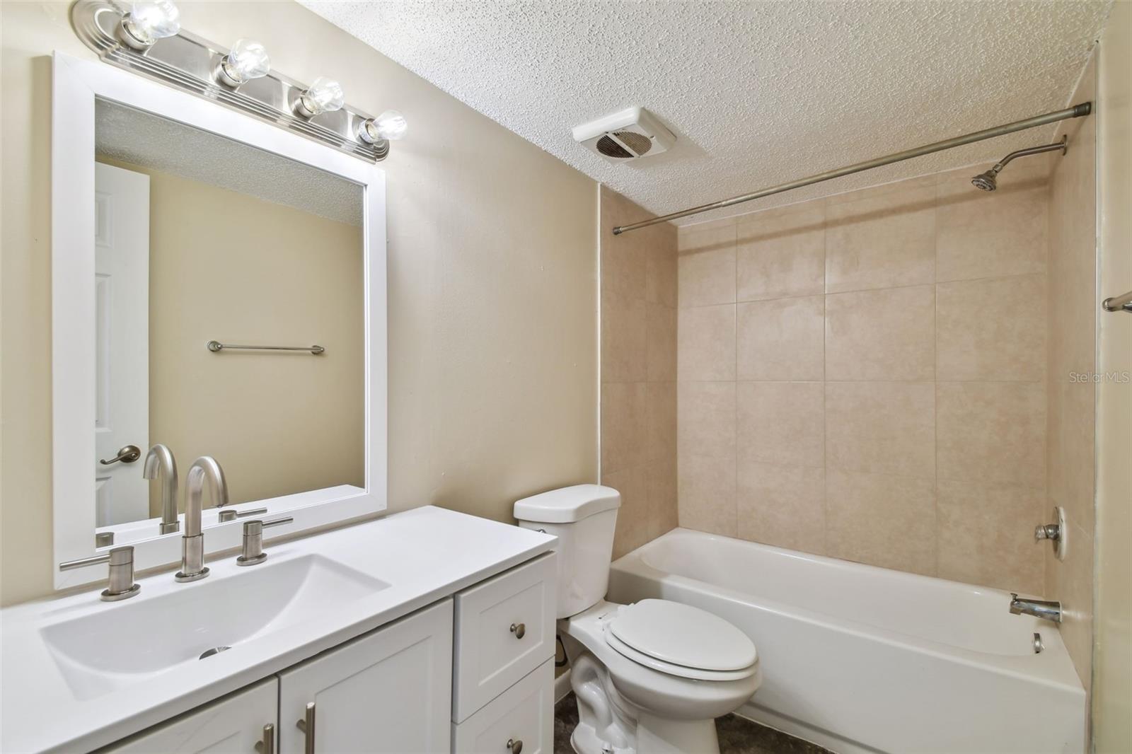 6330 NEWTOWN CIR #30B4, TAMPA, FL, 33615
