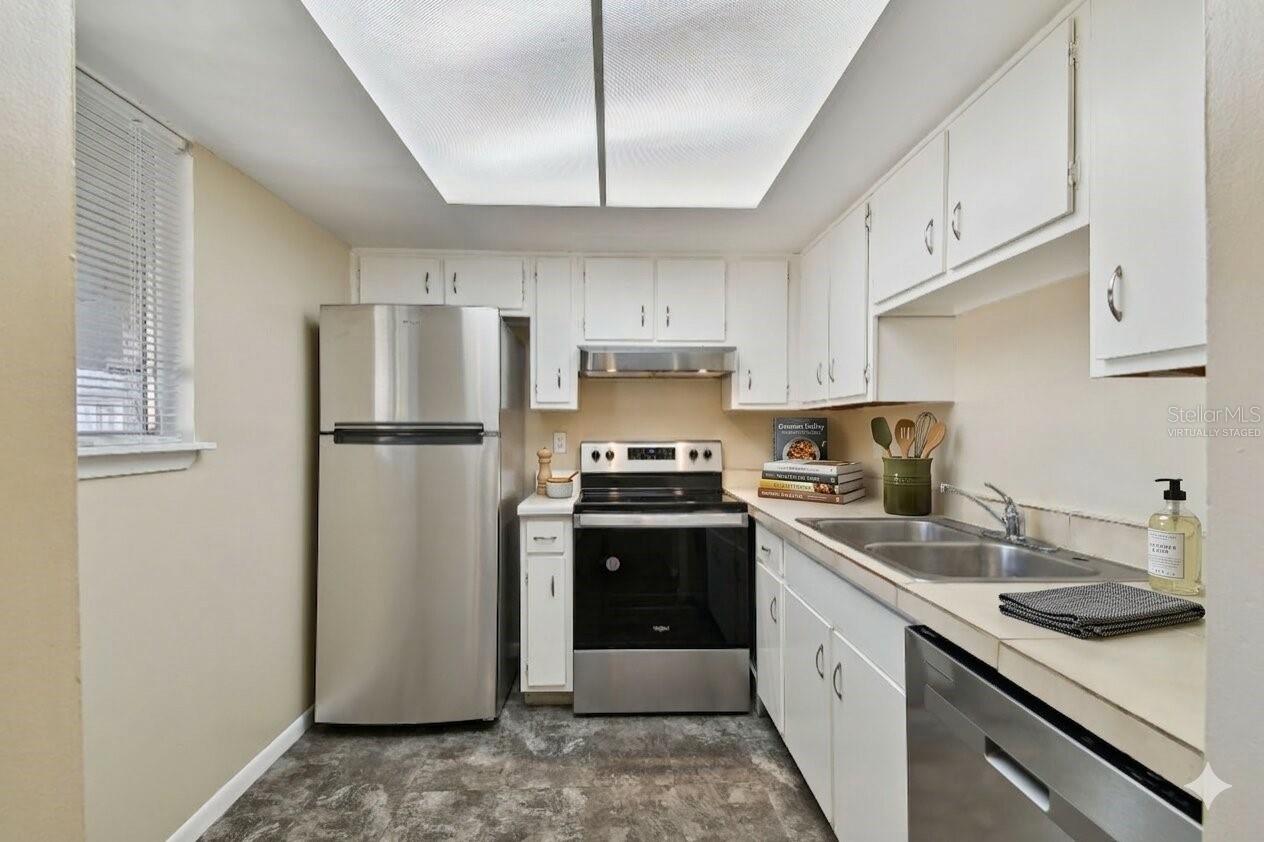 6330 NEWTOWN CIR #30B4, TAMPA, FL, 33615