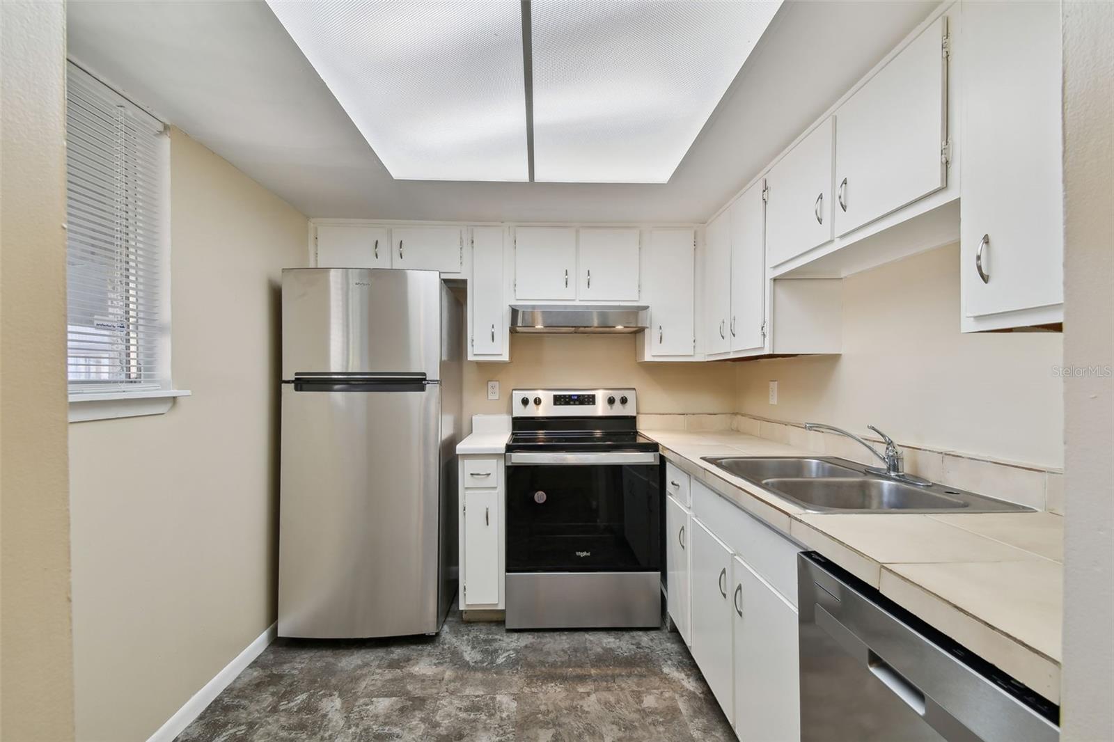 6330 NEWTOWN CIR #30B4, TAMPA, FL, 33615