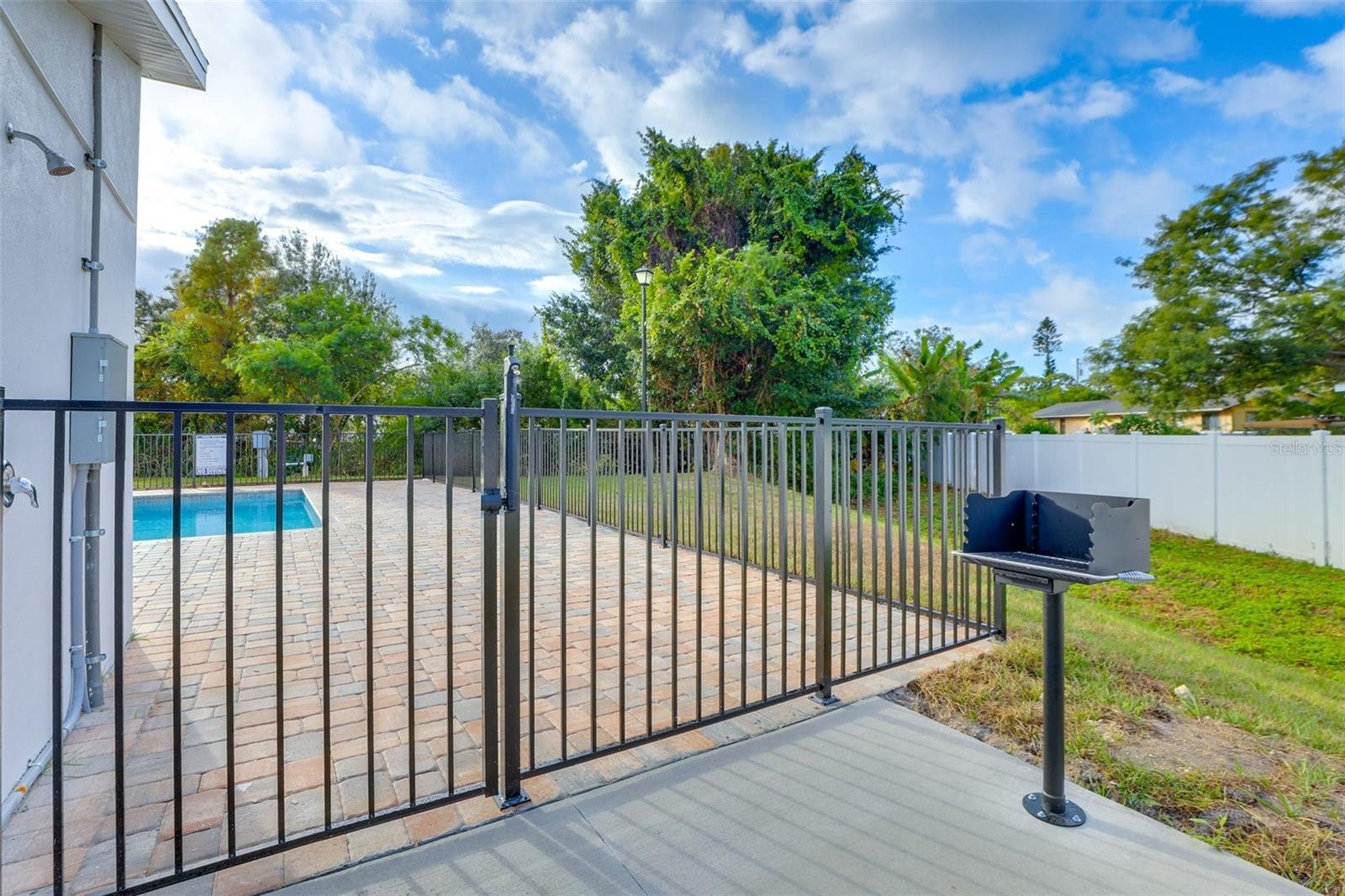 2441 6TH AVENUE DR E, BRADENTON, FL, 34208