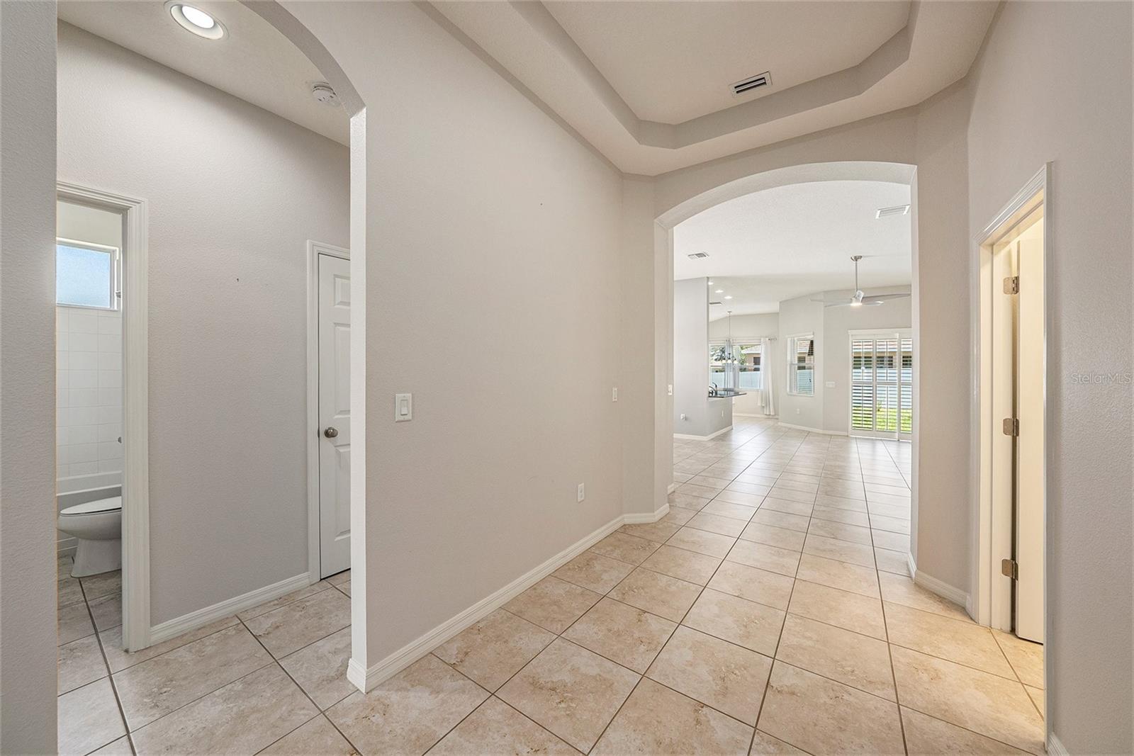 8202 WILLOW BEACH DR, RIVERVIEW, FL, 33578